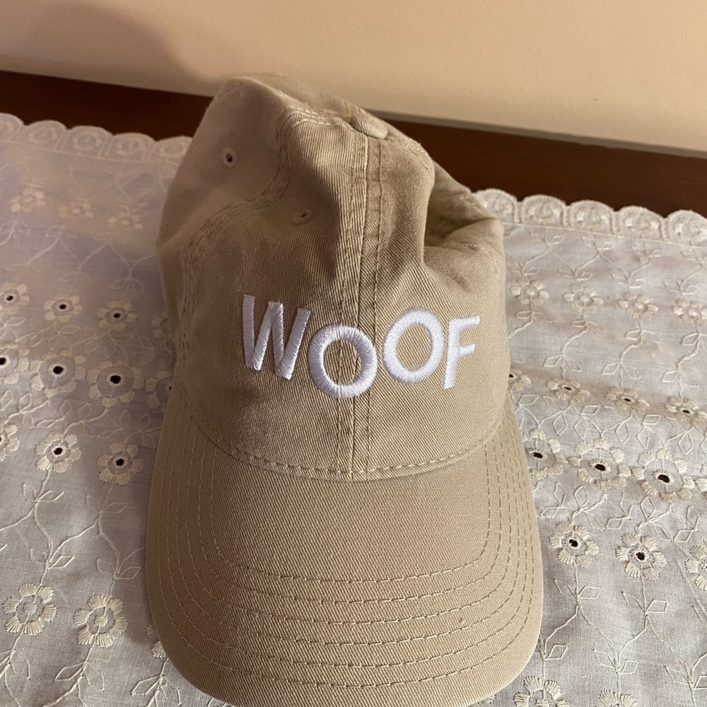 Woof hat